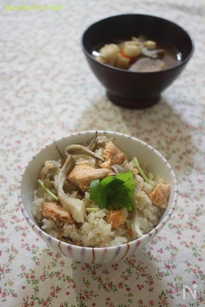 鮭 舞 茸 炊き込み ご飯