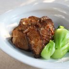 ほろほろ紅茶豚の生姜照焼き