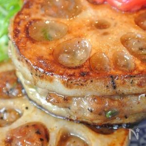 れんこんと豚ひき肉の挟み焼き（動画あり）