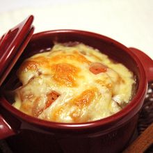 トマト彩る、オニオングラタンスープ