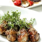 たっぷりスプラウトと、鶏手羽のカンタンごま照り。