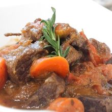 牛肉のシェリー酒煮込み