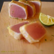 びんちょう鮪でにんにく味噌漬けのたたき