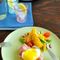 EGGS BENEDICTとメープルシロップのサラダ。