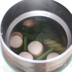 スープジャーでつくるほうれん草とソーセージのパスタスープ
