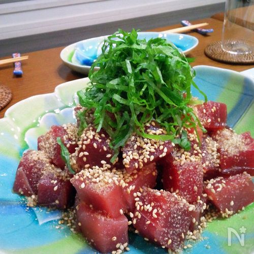 マグロのヅケ・胡麻風味