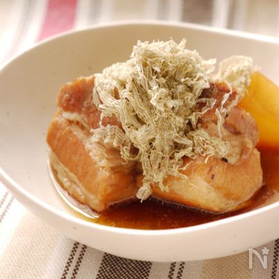 とろろ昆布でトロトロ!豚角煮