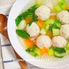 えのき入りふわふわ鶏だんごとたっぷり野菜のスープ