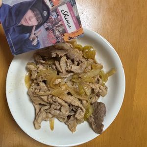 しめぴょんの作ってみた!投稿(【新玉ねぎと豚肉のさっぱりオイポン炒め】10分おかず♡)