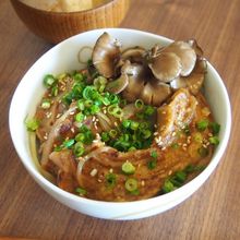車麩の照り焼き丼