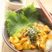 アボカドのウニ和えとろろ丼