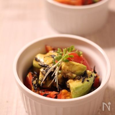 アボカドとトマトとひじきの生姜醤油和え