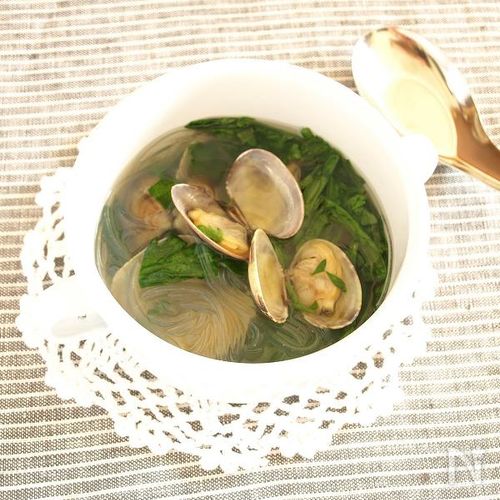 あさりと春菊のエスニックスープ
