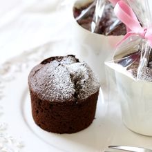 甘さ控えめでカロリーダウン!カップでガトーショコラ