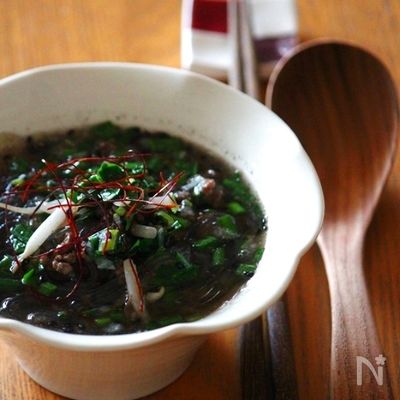 黒胡麻担々春雨スープ。