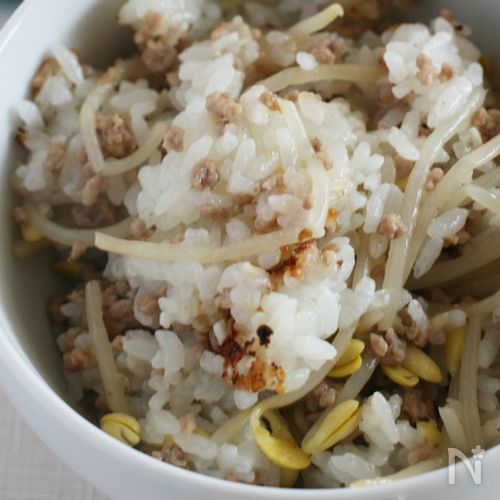 豆もやしと牛ひき肉のご飯
