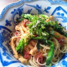 ひなやのまかない・菜の花と梅肉の和風パスタ