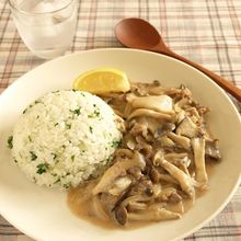 きのこのビーフストロガノフ