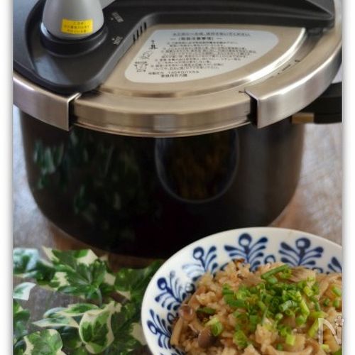 圧力鍋で炊くきのこの炊き込みご飯