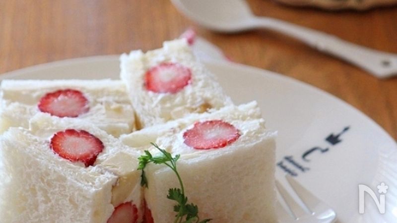 苺とバナナのフルーツサンドイッチ レシピサイト Nadia ナディア プロの料理家のおいしいレシピ