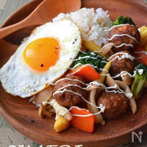 ミートボールといろいろお野菜の炒めものプレート