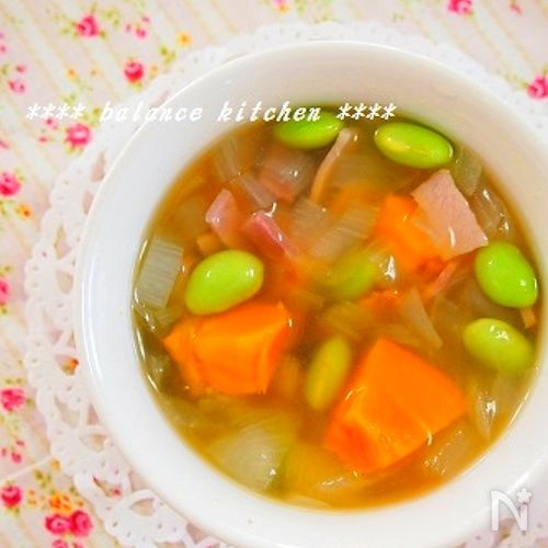 煮るだけ10分!甘〜いカボチャと枝豆のスープ