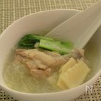 鶏手羽のさっぱりエスニックスープ