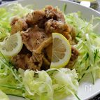 黒胡椒香る鶏の唐揚げ生搾りレモンソース