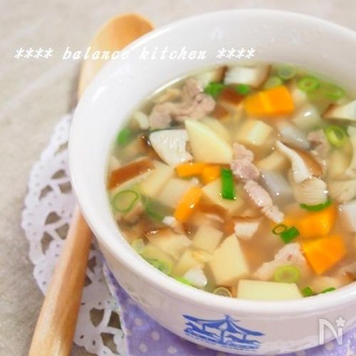 煮るだけ簡単。豚肉ところころ野菜のエスニックスープ