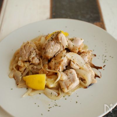 鶏もも肉のジューシーレモンバター醤油ソテー