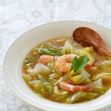 たっぷりキャベツのエビスープ