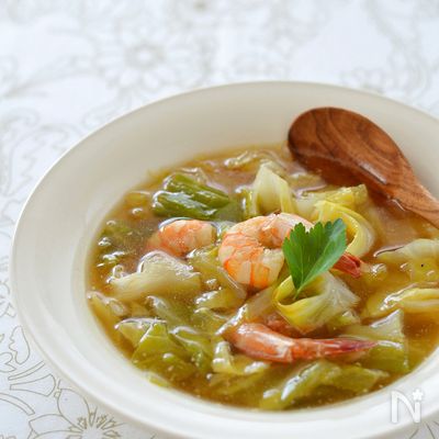 たっぷりキャベツのエビスープ