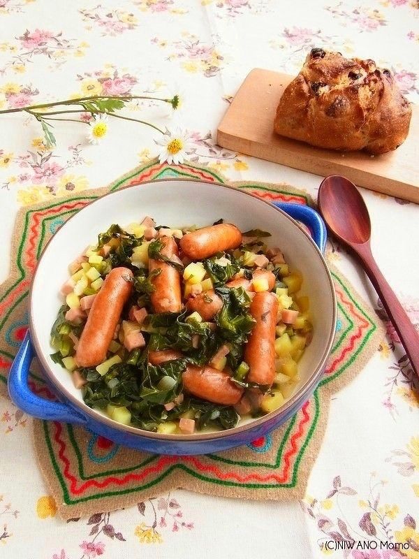 サツマイモ、ソーセージ、ケールのスープのレシピ