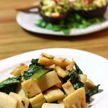 シンプルだけど旨うま♪簡単!「タケノコと青菜の中華風炒め」