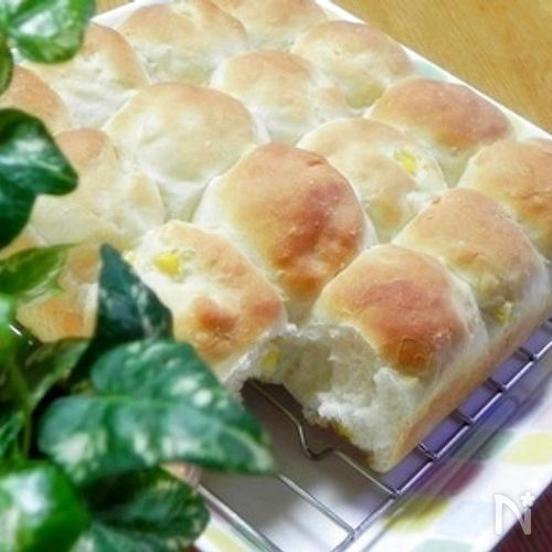 コーン入りのちぎりパン