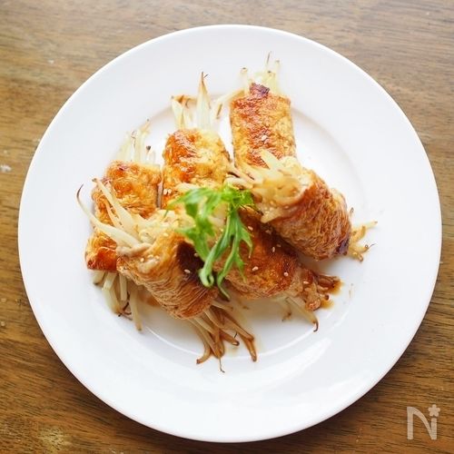 もやしを油揚げと薄切り肉で巻いたエコおかず