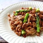 カリカリ豚とアスパラのさっぱりピリ辛炒め