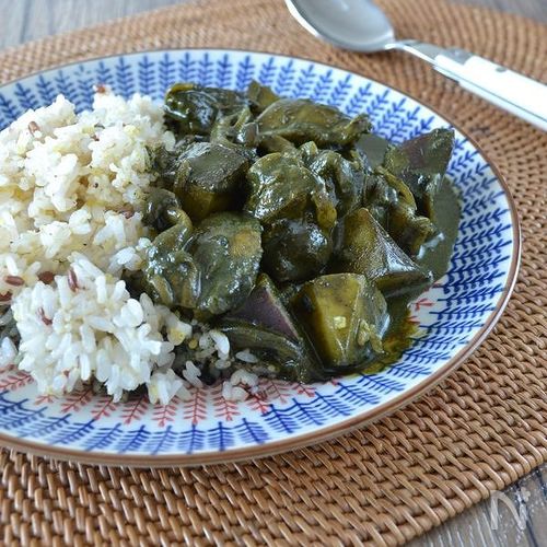 【スピルリナ】鶏肉とさつま芋のグリーンカレー