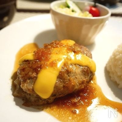 あのお店の味を目指したオニオンソースチーズハンバーグ