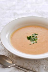 カレー風味のトマト豆乳スープ
