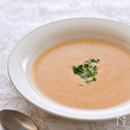 カレー風味のトマト豆乳スープ