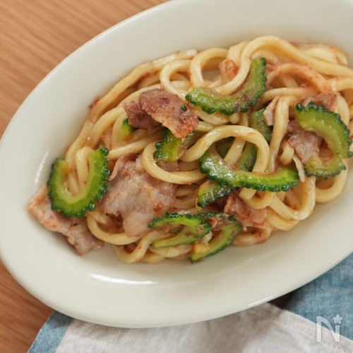 ゴーヤと豚バラ肉の焼きうどん