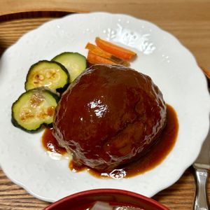 とびうおの作ってみた!投稿(【卵入りハンバーグ】混ぜるだけデミソース)