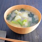 じゃがいもと小松菜の味噌汁