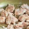 【絶品甘酢チキン丼】焼いて絡めてのせるだけ！の工程2