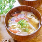 彩り良し！コスパ良し！速攻で作れる『かにかまと卵のお吸い物』