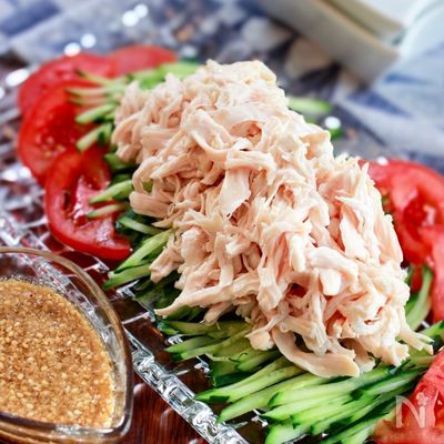 【鶏ささ身ときゅうりの棒棒鶏】〜生姜風味♬︎中華ゴマだれ〜