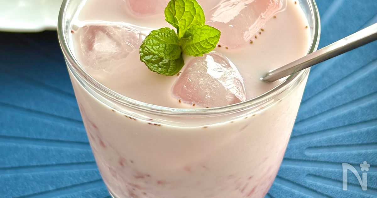 混ぜるだけ！果肉たっぷり「スプーンで食べる贅沢いちごミルク」