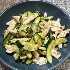 楽ラク手抜キッチン🐶🐾の作ってみた!投稿(【きゅうりと蒸し鶏の中華サラダ】食べても太らない)