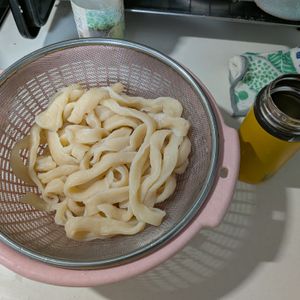 1618067の作ってみた!投稿(超簡単♡つるんとシコシコ手打ちうどん( ´ ▽ ` )
)